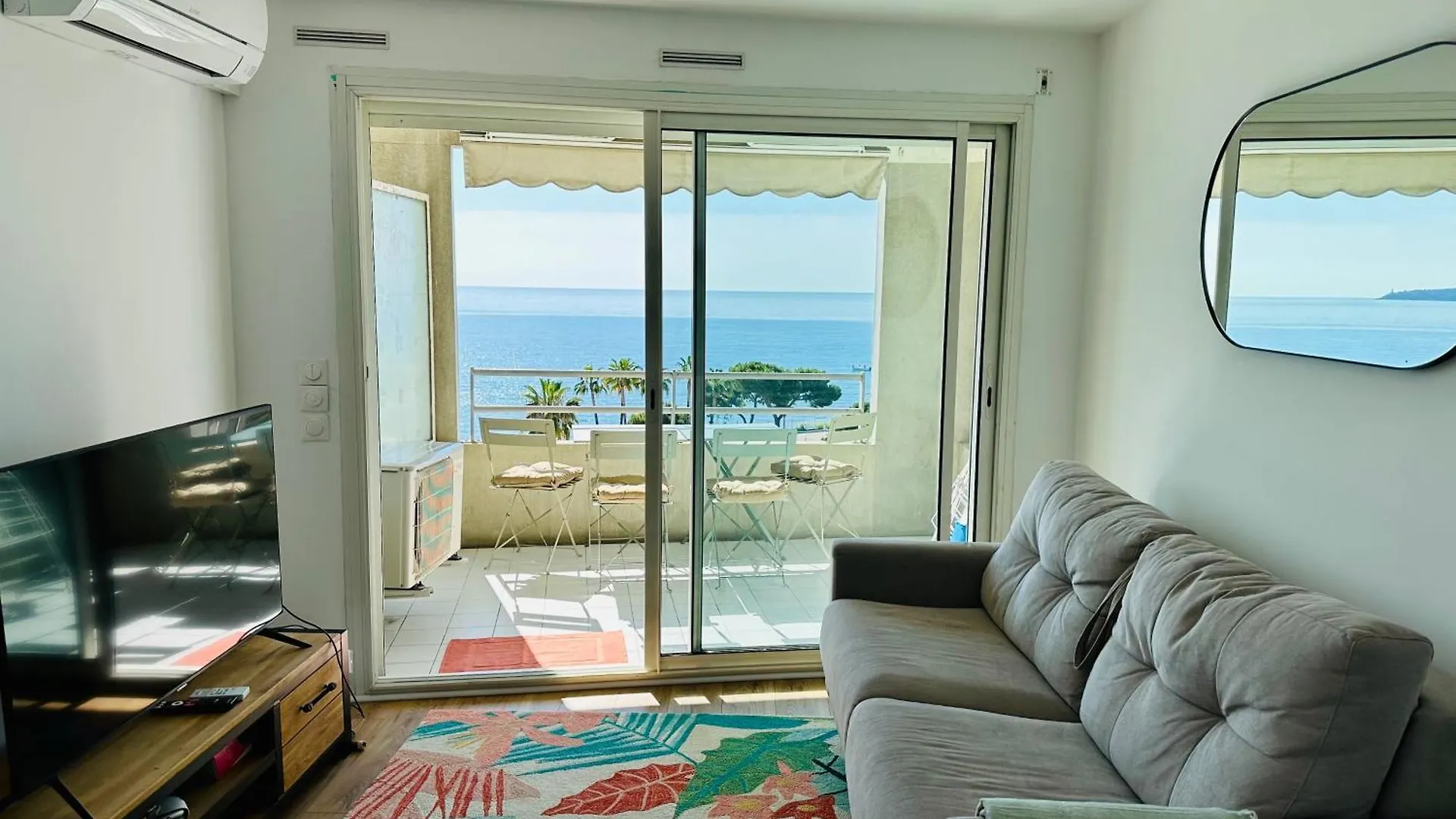 Cote D'Azur Charm, Studio Apartment With Panoramic Seaview In Nice