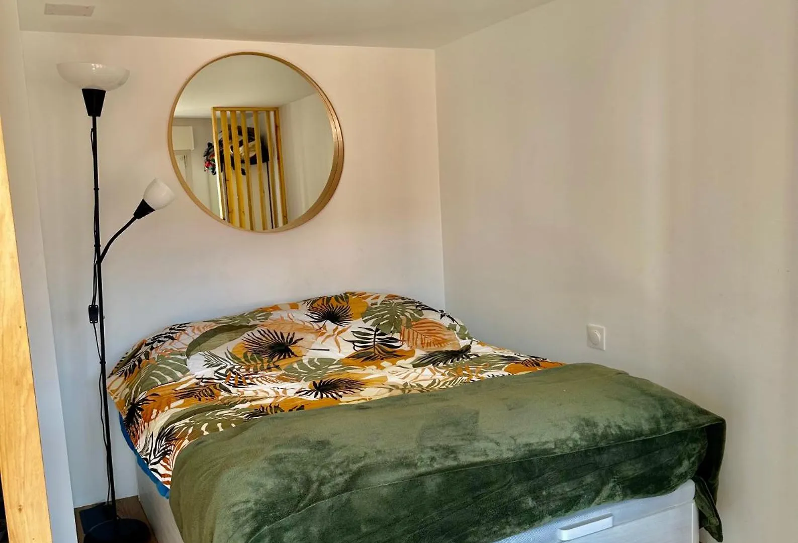 Cote D'Azur Charm, Studio Apartment With Panoramic Seaview In Nice