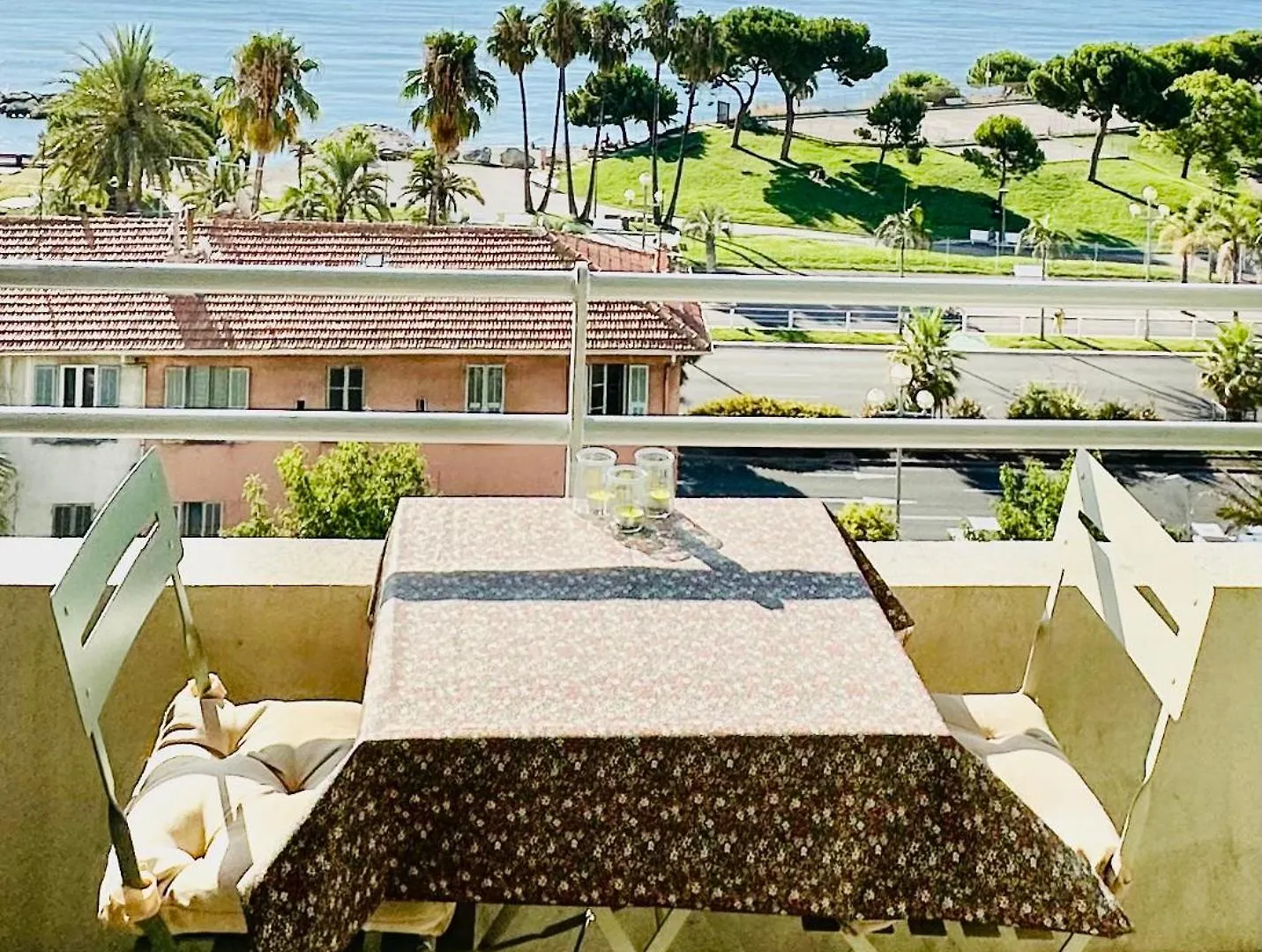 Cote D'Azur Charm, Studio Apartment With Panoramic Seaview In Nice